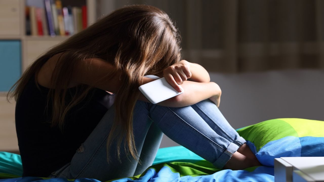 The Link Between Comparison and Low Mood